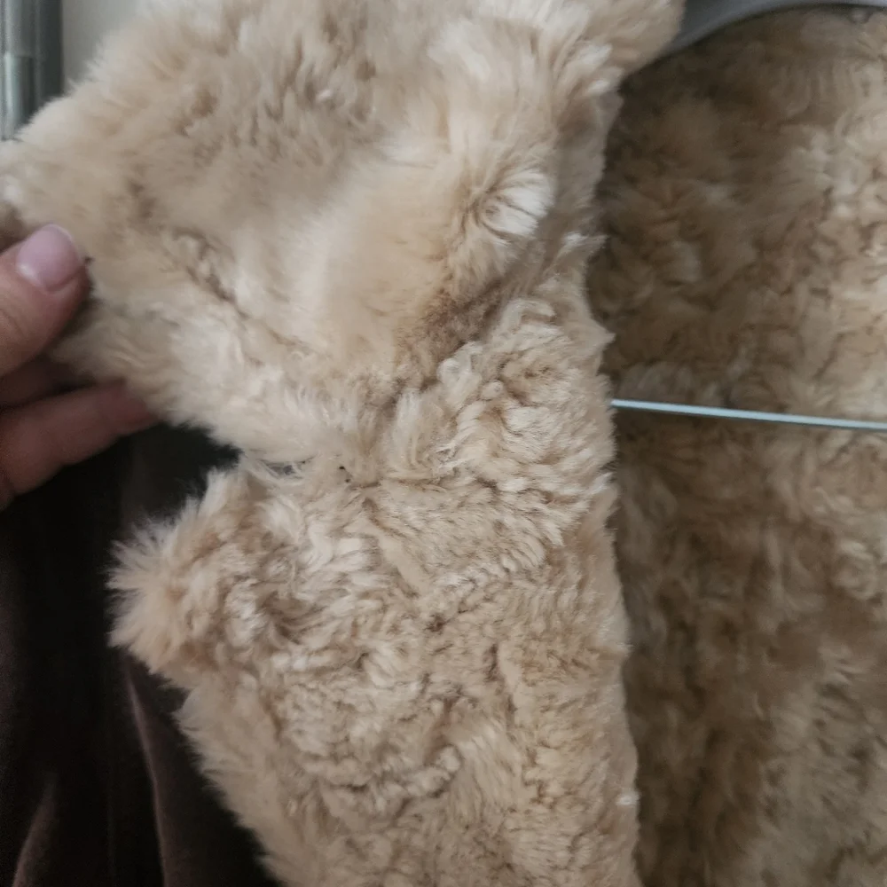 Wilsons Leather Tan Shearling Jacket.pit To Pit 21"lenght 36"never worn. - Picture 9 of 11